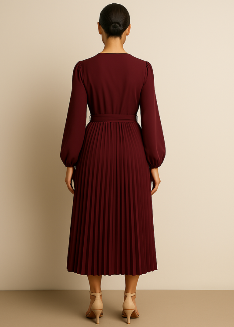 Naomi – Timeless and Feminine Design