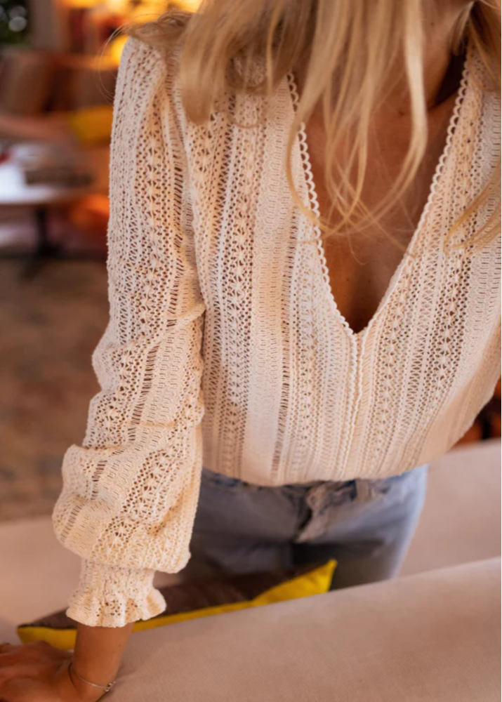 Elena - Soft Elegance With a Vintage Touch