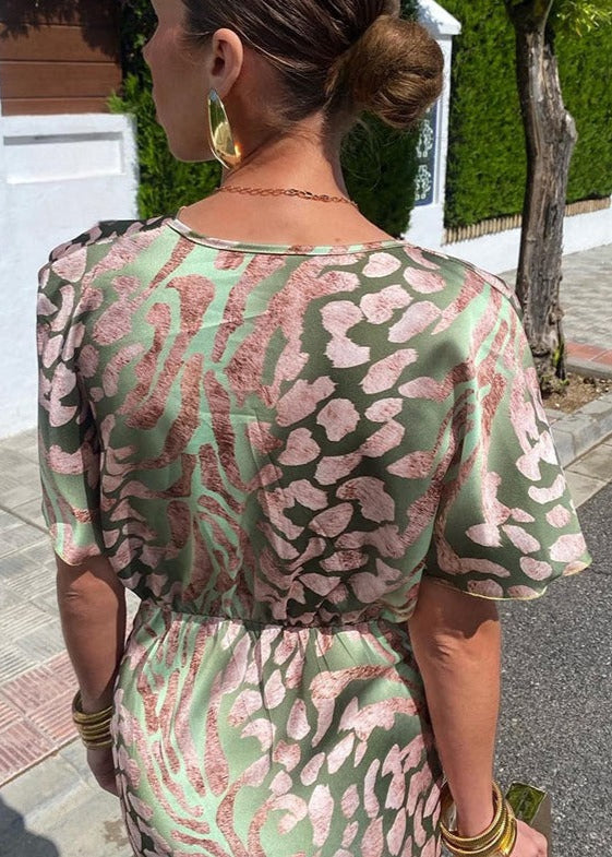 Amenda - Sophisticated Silk Dress