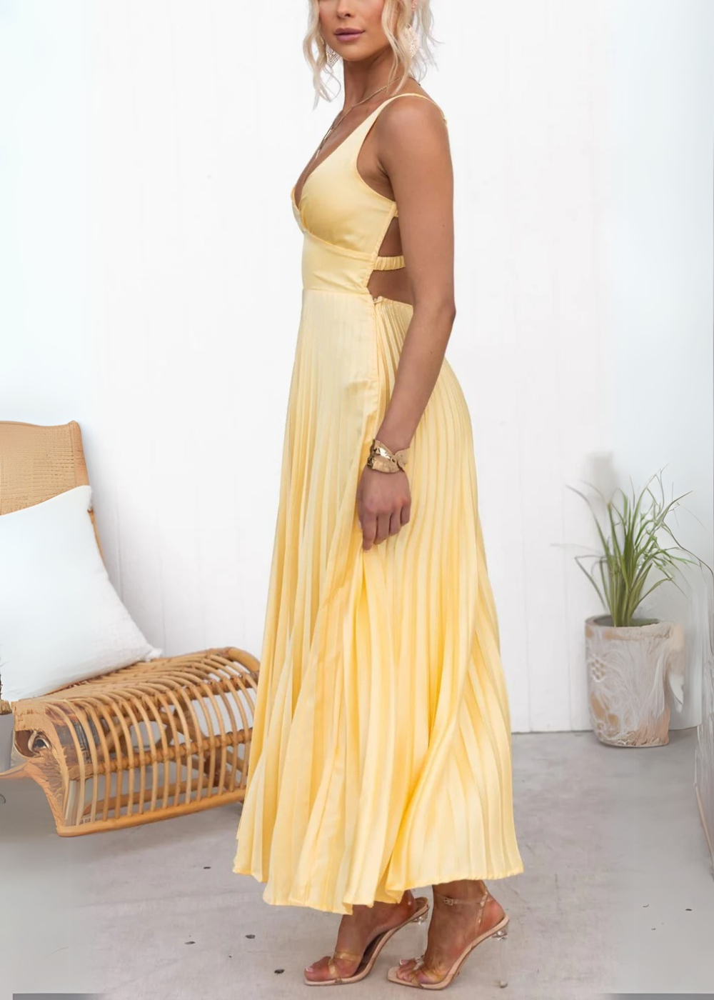Mabel - V-neck Pleated Maxi Dress