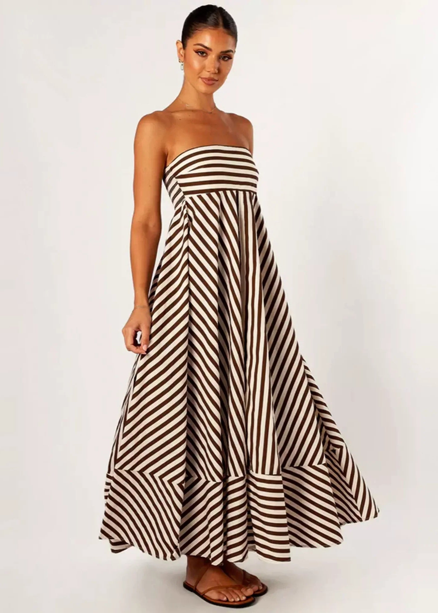 Nola - Maxi Dress With Charm and Elegance