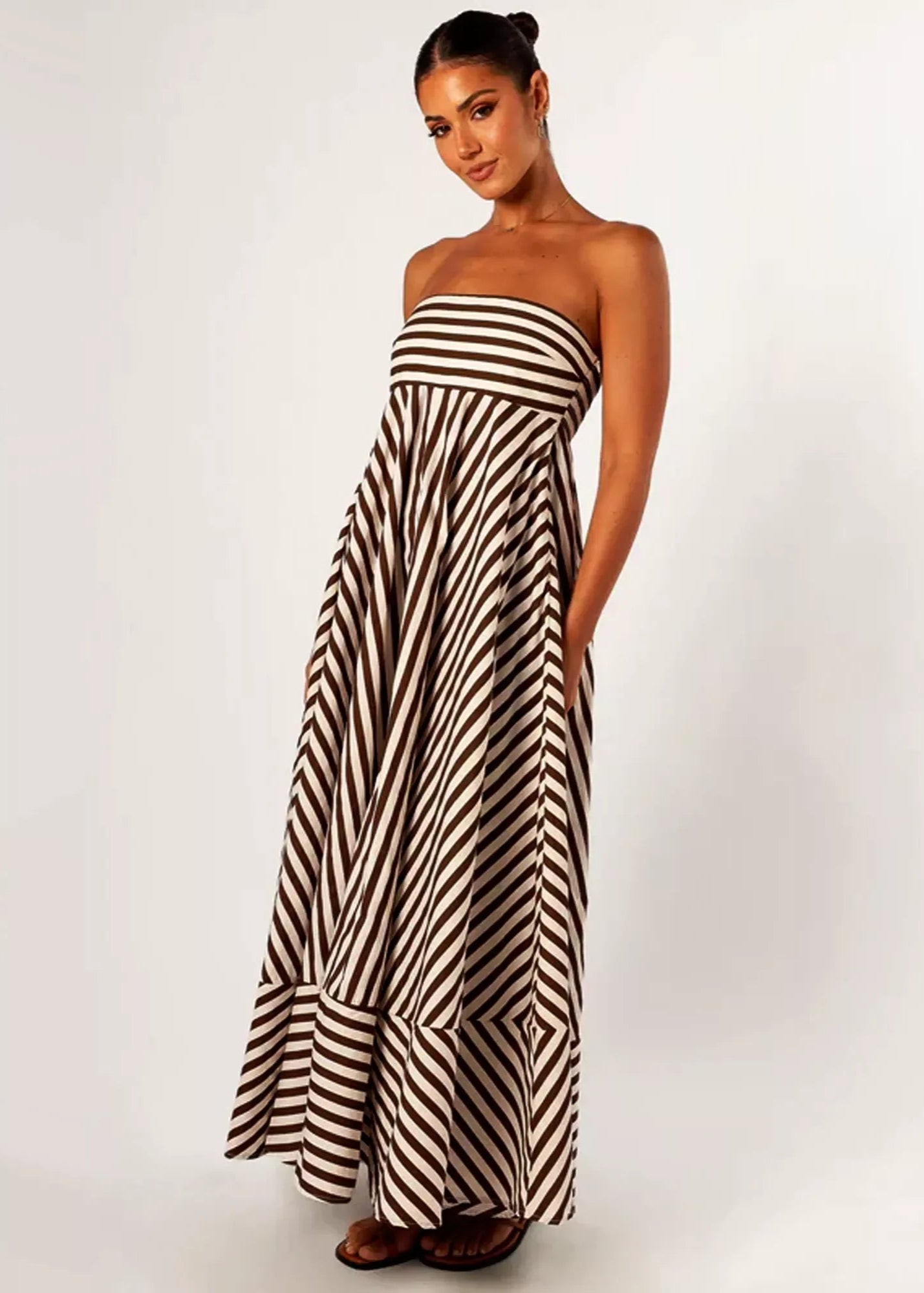 Nola - Maxi Dress With Charm and Elegance