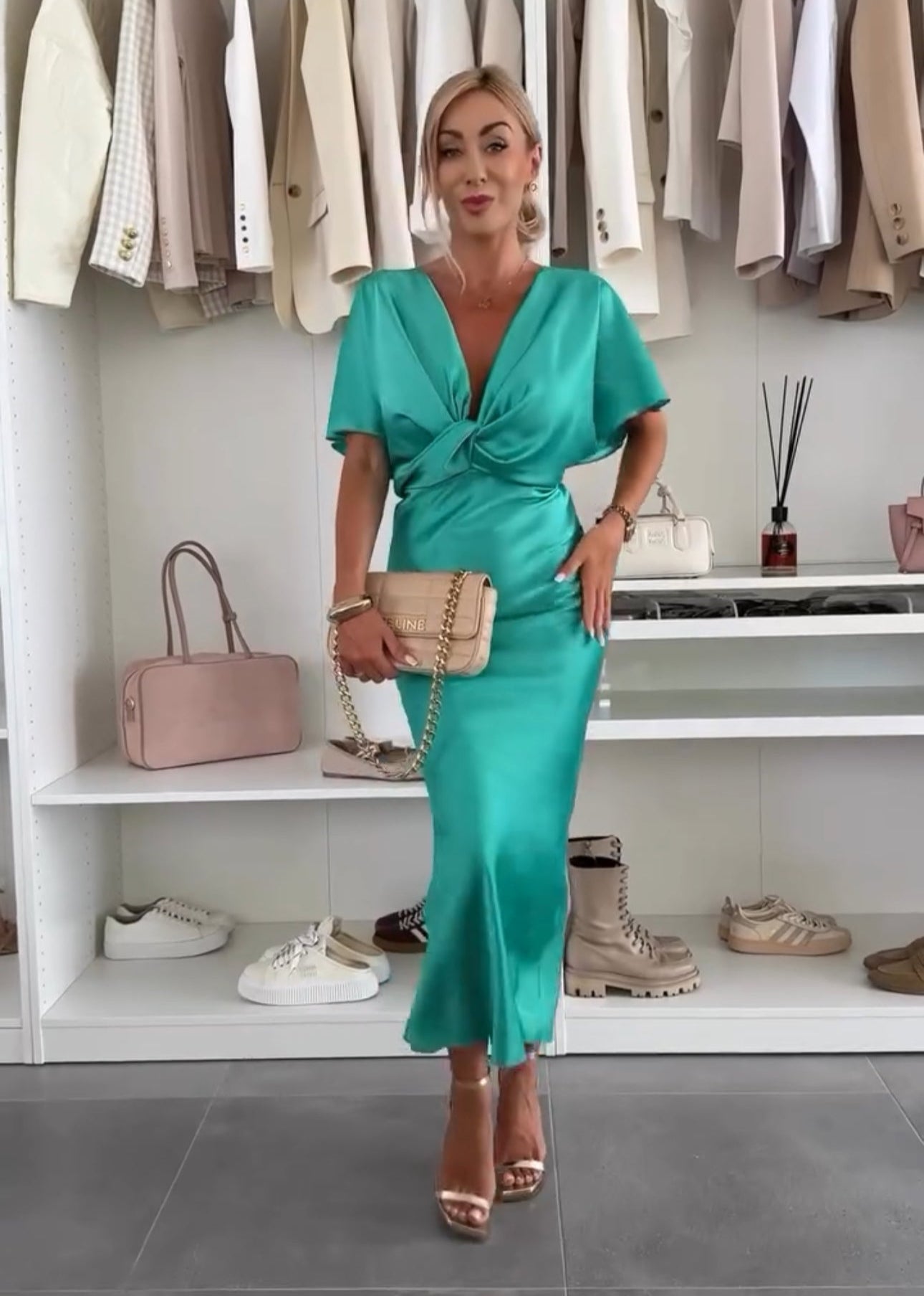 Jacey - The Most Beautiful Dress With a Twist