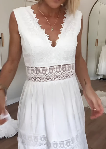 Lynn - Summer Dress With Stylish Lace
