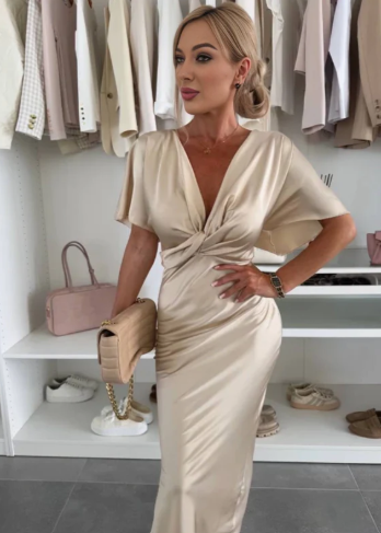 Jacey - The Most Beautiful Dress With a Twist