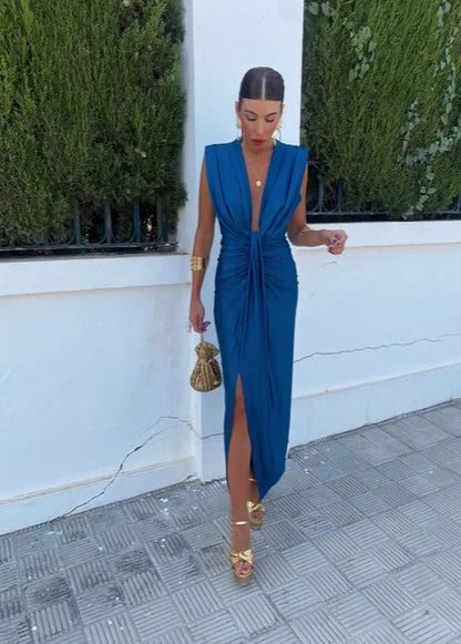 Samantha - Stylish with Elegant Pleats