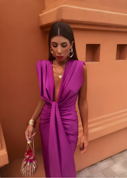 Samantha - Stylish with Elegant Pleats